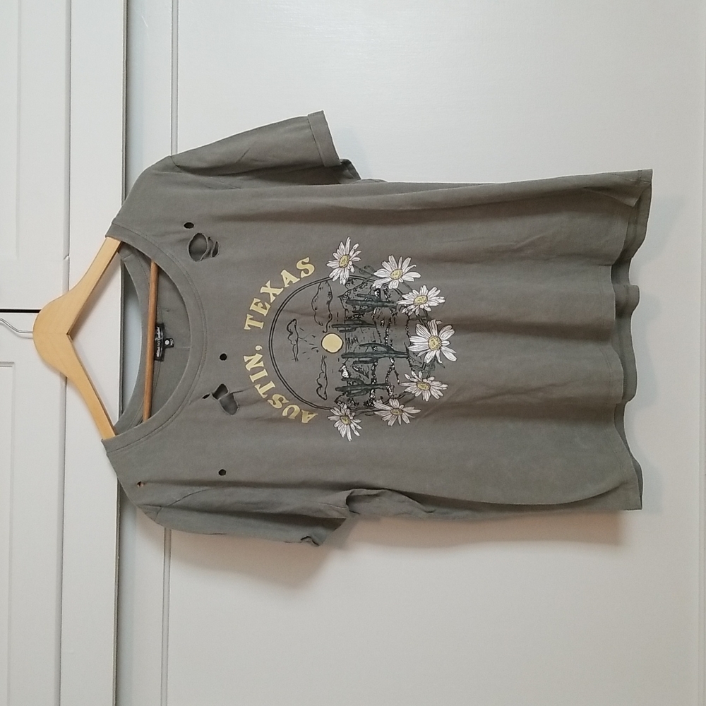 🆕 Austin Texas Distressed T Shirt NWT